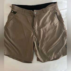 Howler Brothers Tan Hybrid Shorts - 32 waist - 8in inseam
